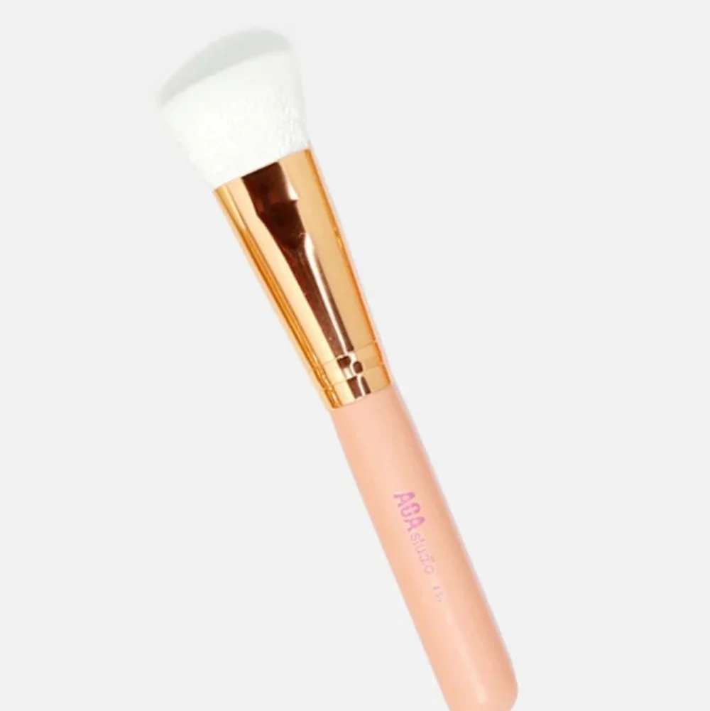 Makeup brushes